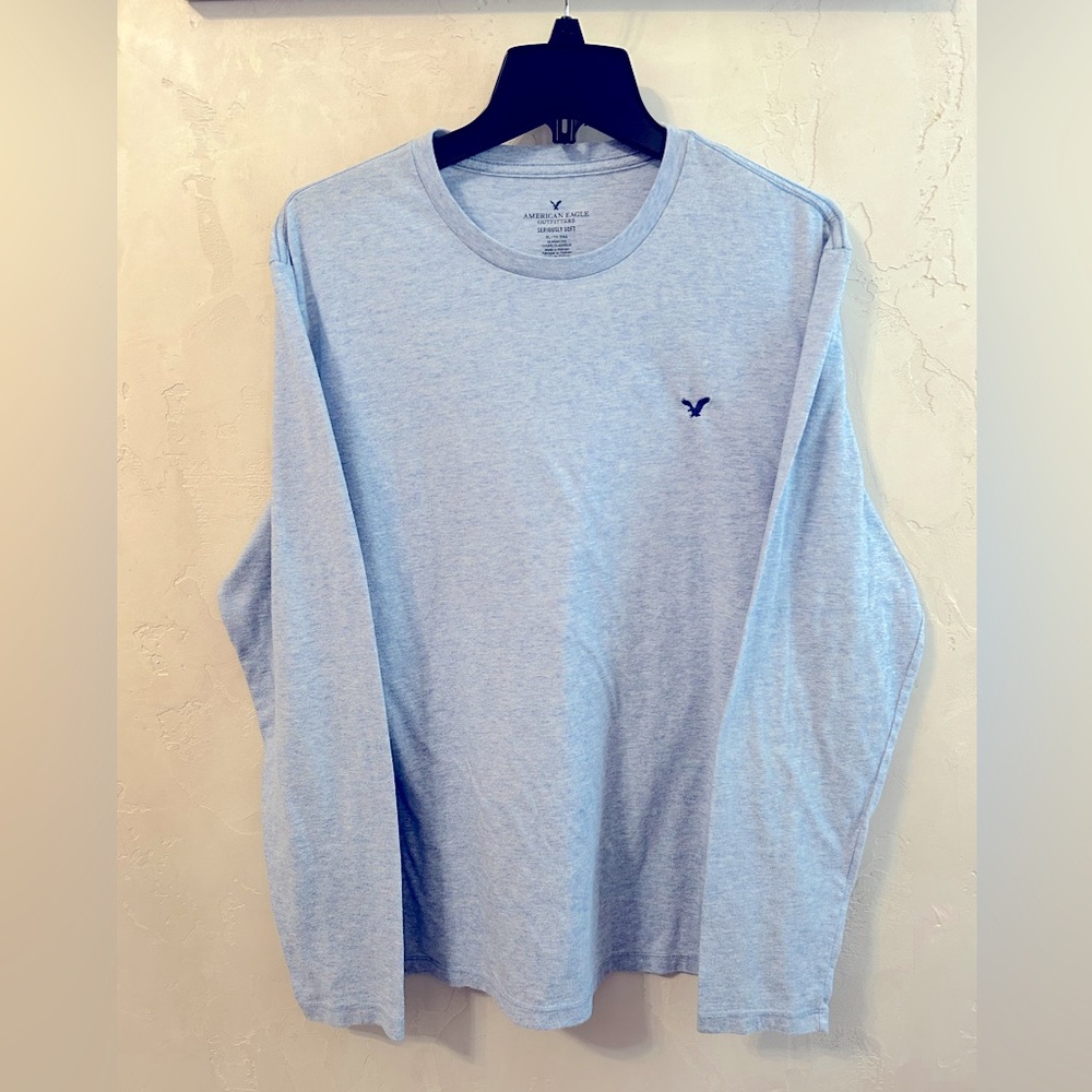 American Eagle Outfitters Men's Blue Long Sleeve T shirt